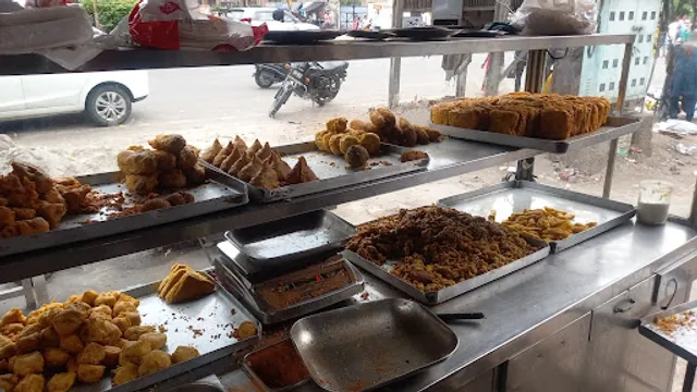 Bhatia Pakora Bhandar