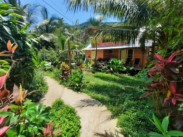 Roatan Backpackers Hostel