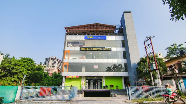 FabHotel Crown Star