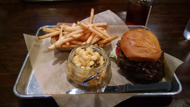 CRAFTY BURG'R n' Tap