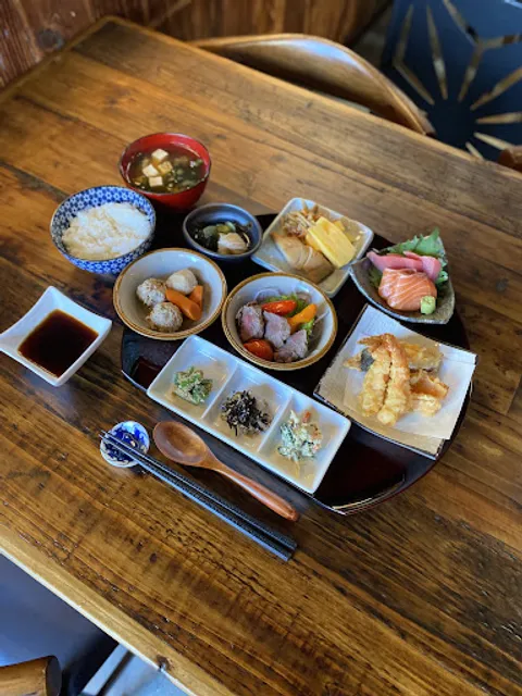 Akari Japanese Bistro