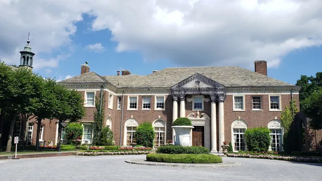 NYIT de Seversky Mansion
