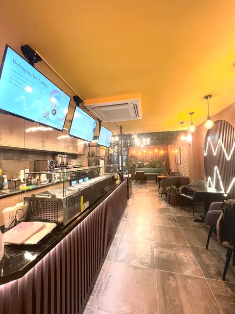 Hanoi Station & Bobaguettes