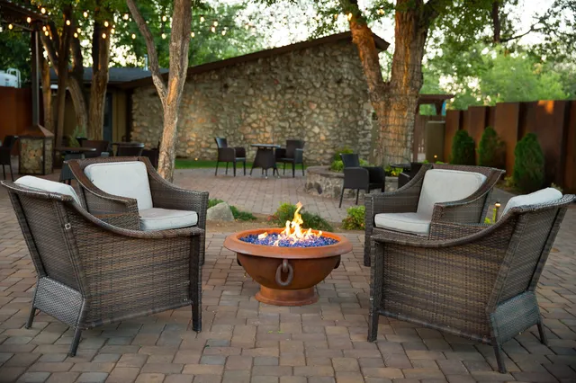 Primrose Inn & Suites