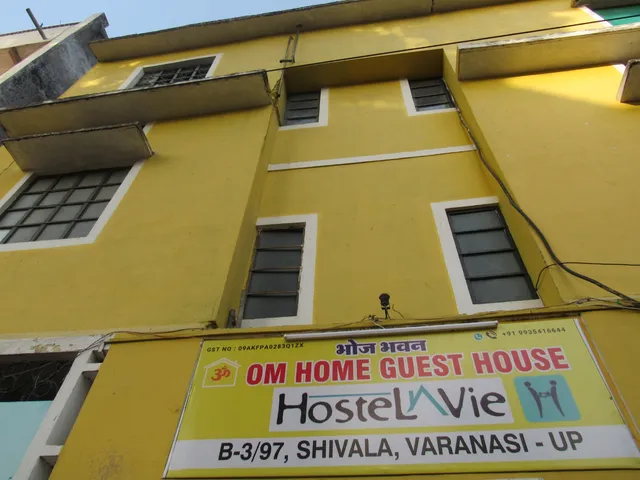 HosteLaVie Varanasi Om Home Guest House