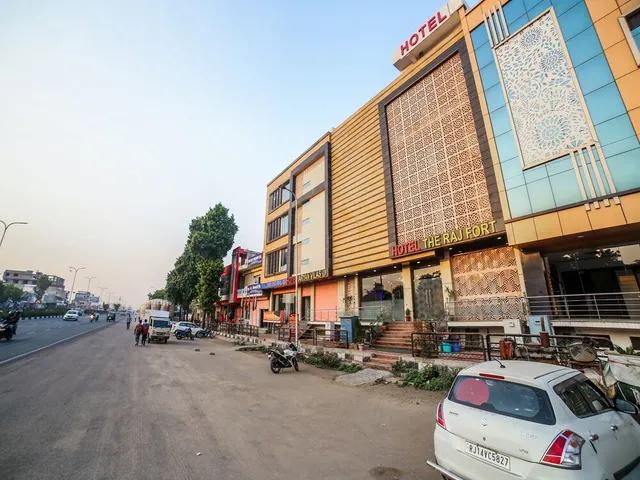 OYO Hotel The Rajfort