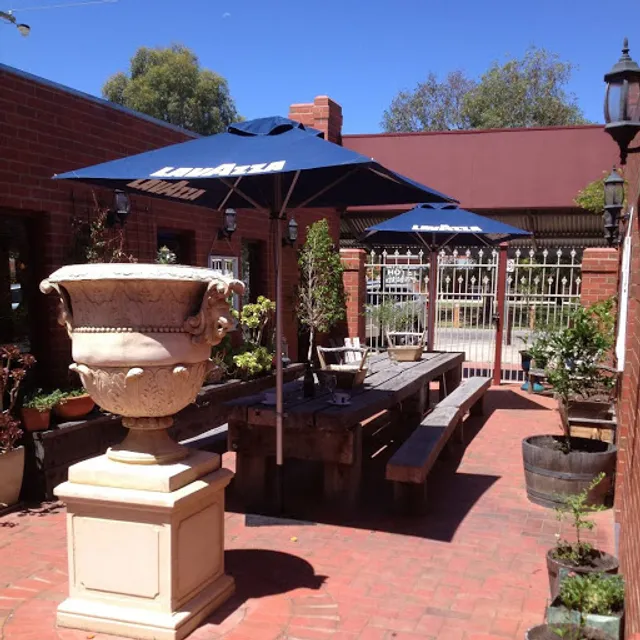 Long Paddock Food Store