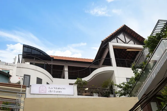 Lynn by La Doma Express