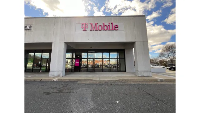 T-Mobile Experience Store