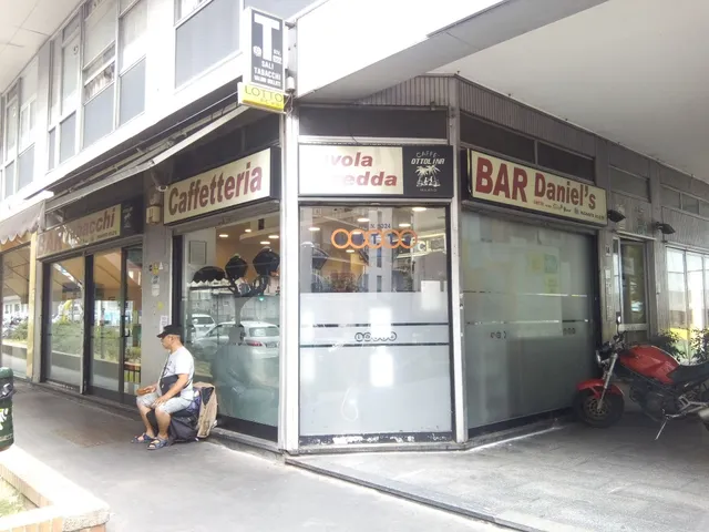 Bar the sun, tabacchi caffetteria tavola fredda (di Yan Sumei &C. SAS)