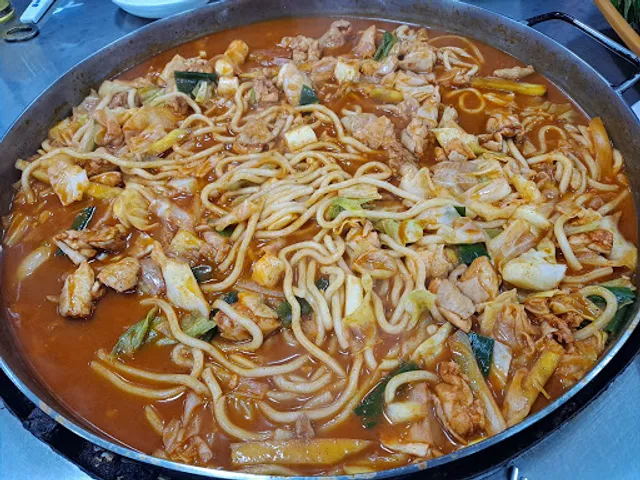 쌍둥이네닭갈비