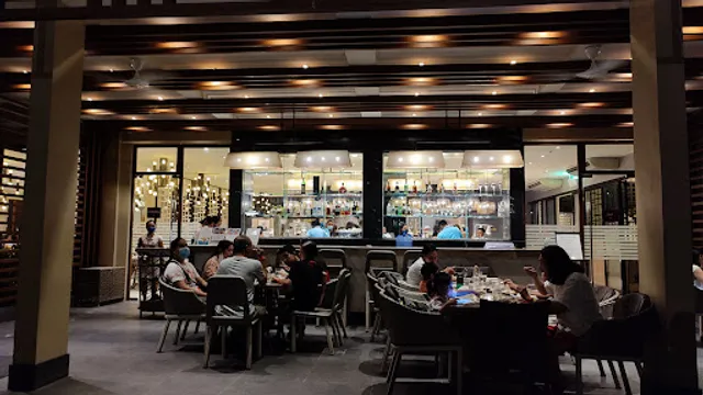 Sea Breeze Cafe at Henann Resort Alona Beach, Bohol