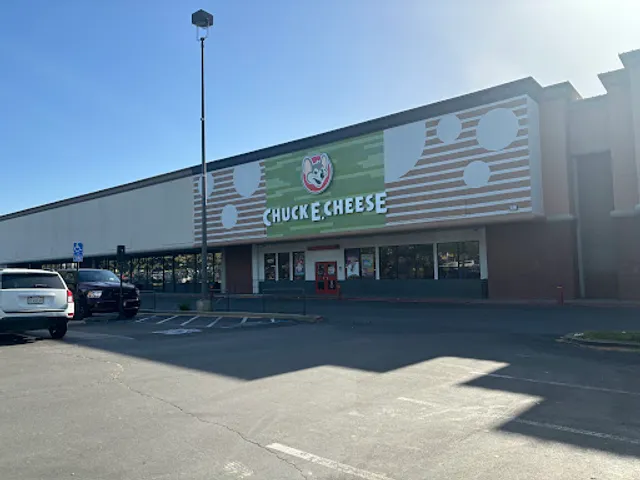 Chuck E. Cheese