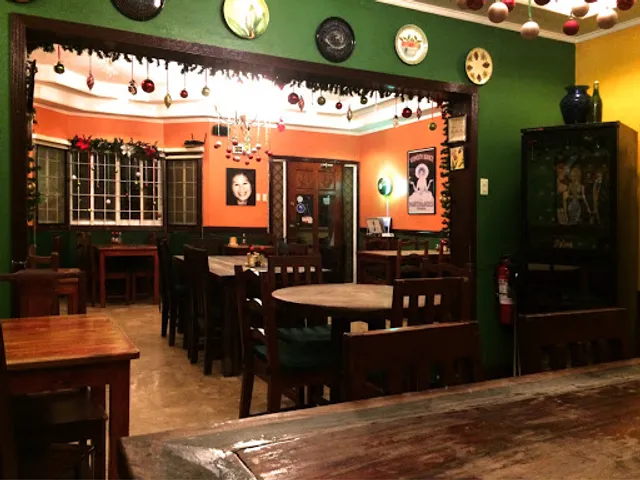 Mama Lou's Italian Kitchen - BF HOMES