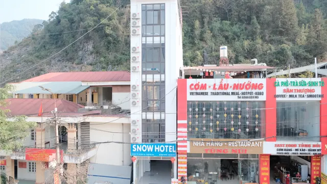 SNOW HOTEL MÈO VẠC