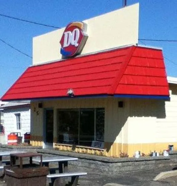 Dairy Queen West (Treat & Cakes)