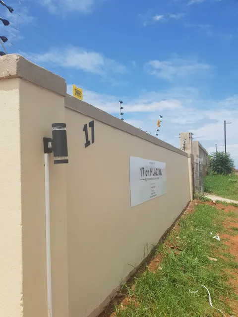 17 On Hlaziya holiday home