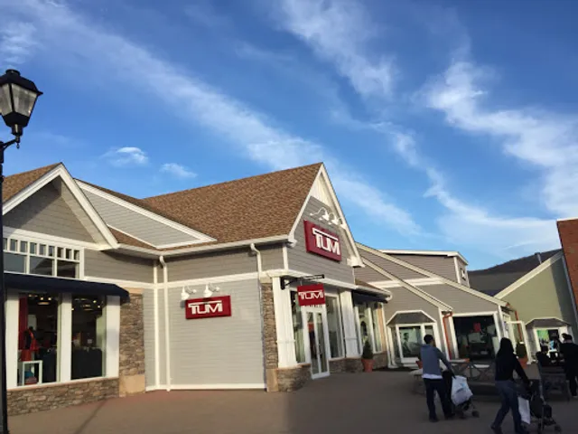 TUMI Outlet Store - Woodbury Common Premium Outlets