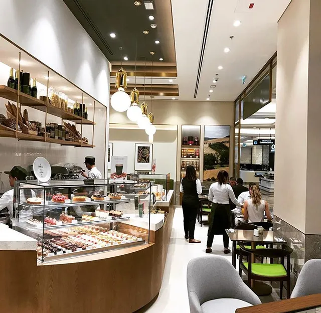 Café Bateel , Mall of Emirates, Dubai