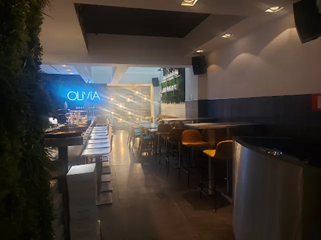 Olivia Boire & Manger