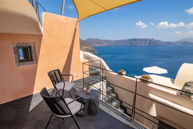 One of One Suites Santorini