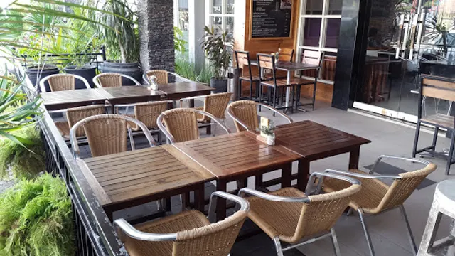 Lotus Garden Cafe & Steak