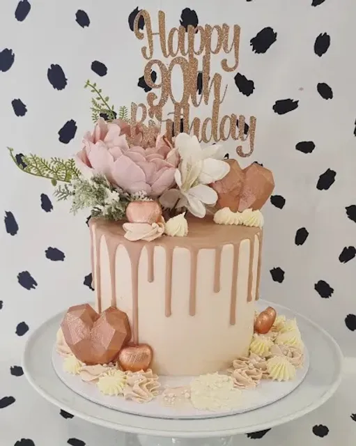 Cake Creations by Roz