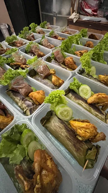 Ayam Goreng Bumbu Rempah Cirebon Sambal Uleg