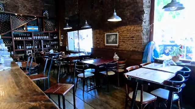 Vinoteca bar restaurante Las Mil Copas