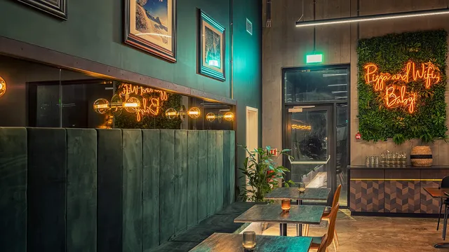 Black Crust Pizzeria