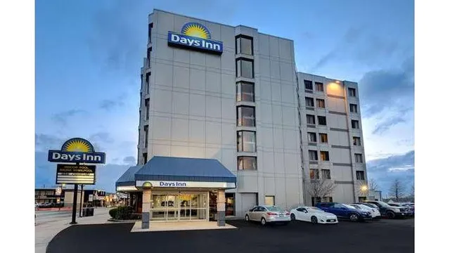 Days Inn by Wyndham Niagara Falls Near The Falls