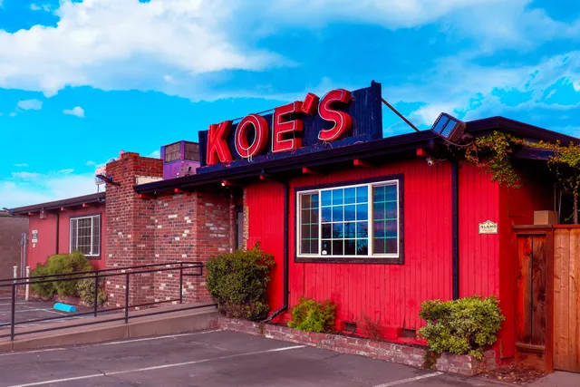 Little George Pizza and happy chicken