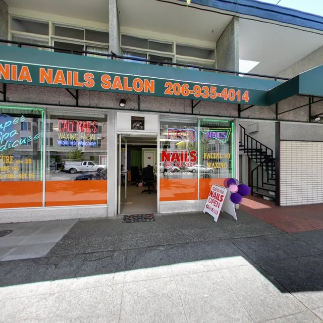 California Nail Salon