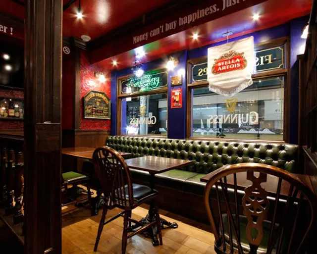 Man In The Moon Irish Pub