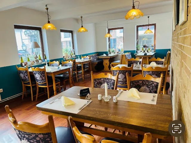 Restaurant Zur Erholung Büsum • Hotel, Bar, Biergarten, Preiswerte Mittagstisch täglich 12:00-16:00 Uhr