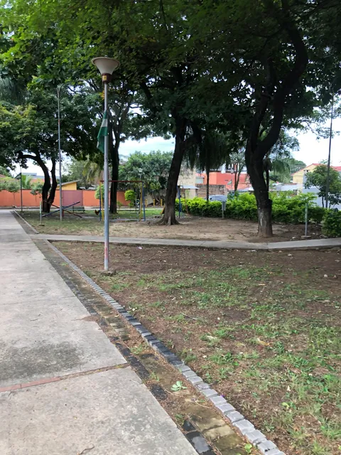 12 De Octubre Park the area