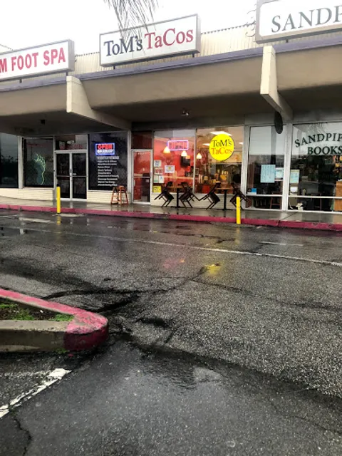 Tom's Tacos