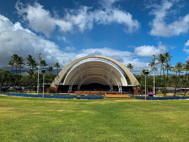 Tom Moffatt Waikiki Shell
