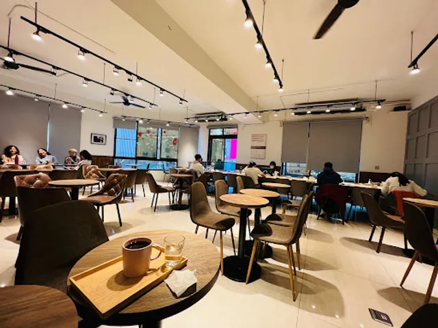 Louisa Coffee 路易莎咖啡 (太平育賢門市)