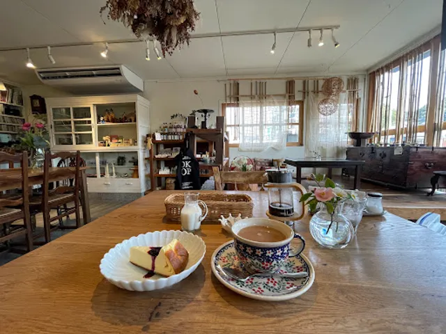 ギャラリーカフェ 三花嶺