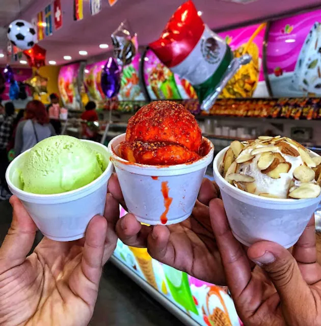 La michoacana PLUS —Huntington Park—