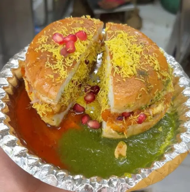 Goli Vada Pav No1