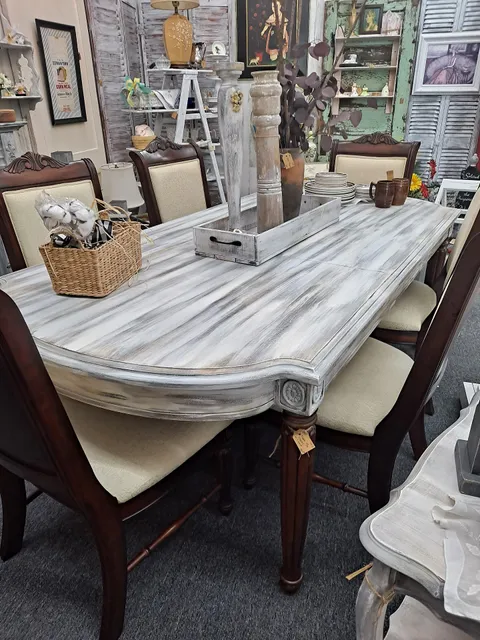 Everybody's Antiques