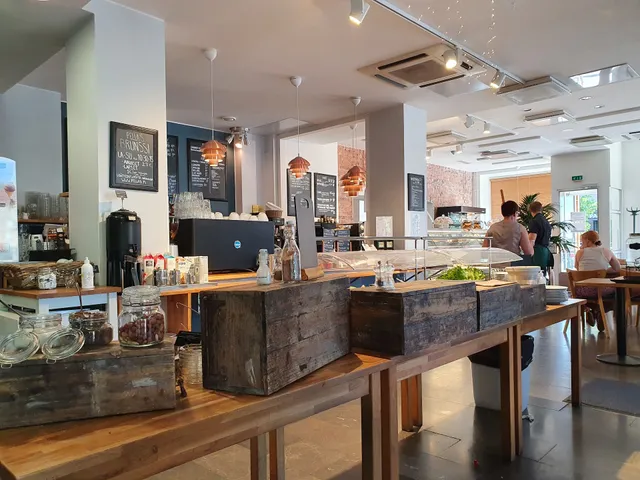 Pella’s cafe & bakery