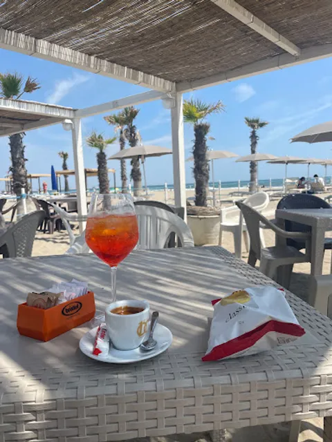 Mucho Amor Beach Restaurant