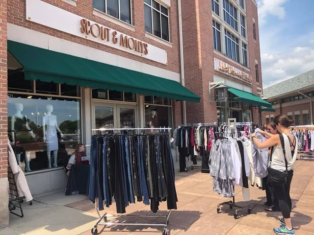 Scout & Molly's Deerfield Square