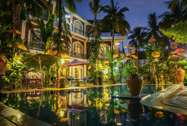 The Coconut House Hotel