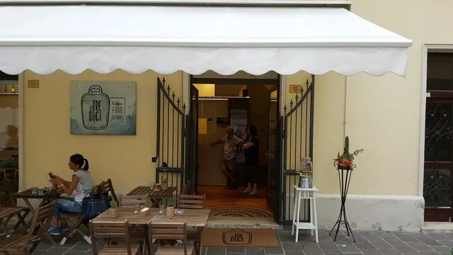 alTredici Coffee Food & Drinks