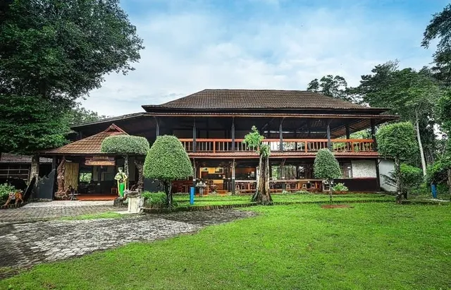 G-Land Joyo's Surf Camp