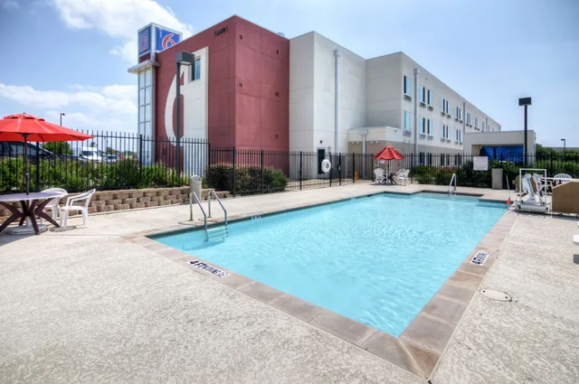 Motel 6 Roanoke, TX - Northlake - Speedway